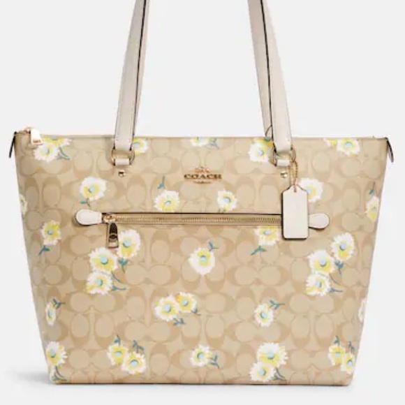 Coach Handbags - NWT! Coach Signature Daisy Print Bag. Beautiful!